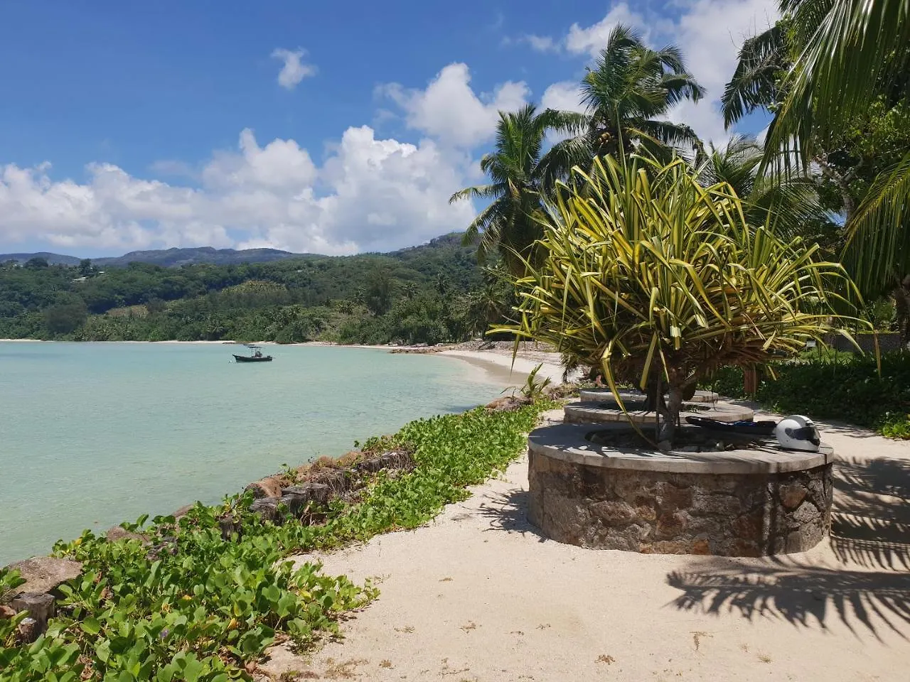 Kanasuk Self Catering Apartments Baie Lazare